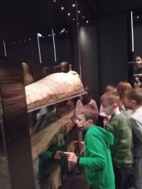 Wycieczka klas 2 do Muzeum Narodowego (15)