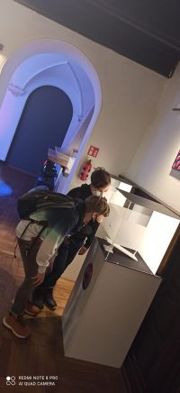 Uczniowie w Muzeum Iluzji_4