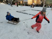 Wesołe zabawy na śniegu