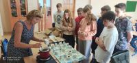 warsztaty robienia świec dla uczniów