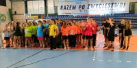 Bojowe ustawienie drużyn podczas otwarcia zawodów